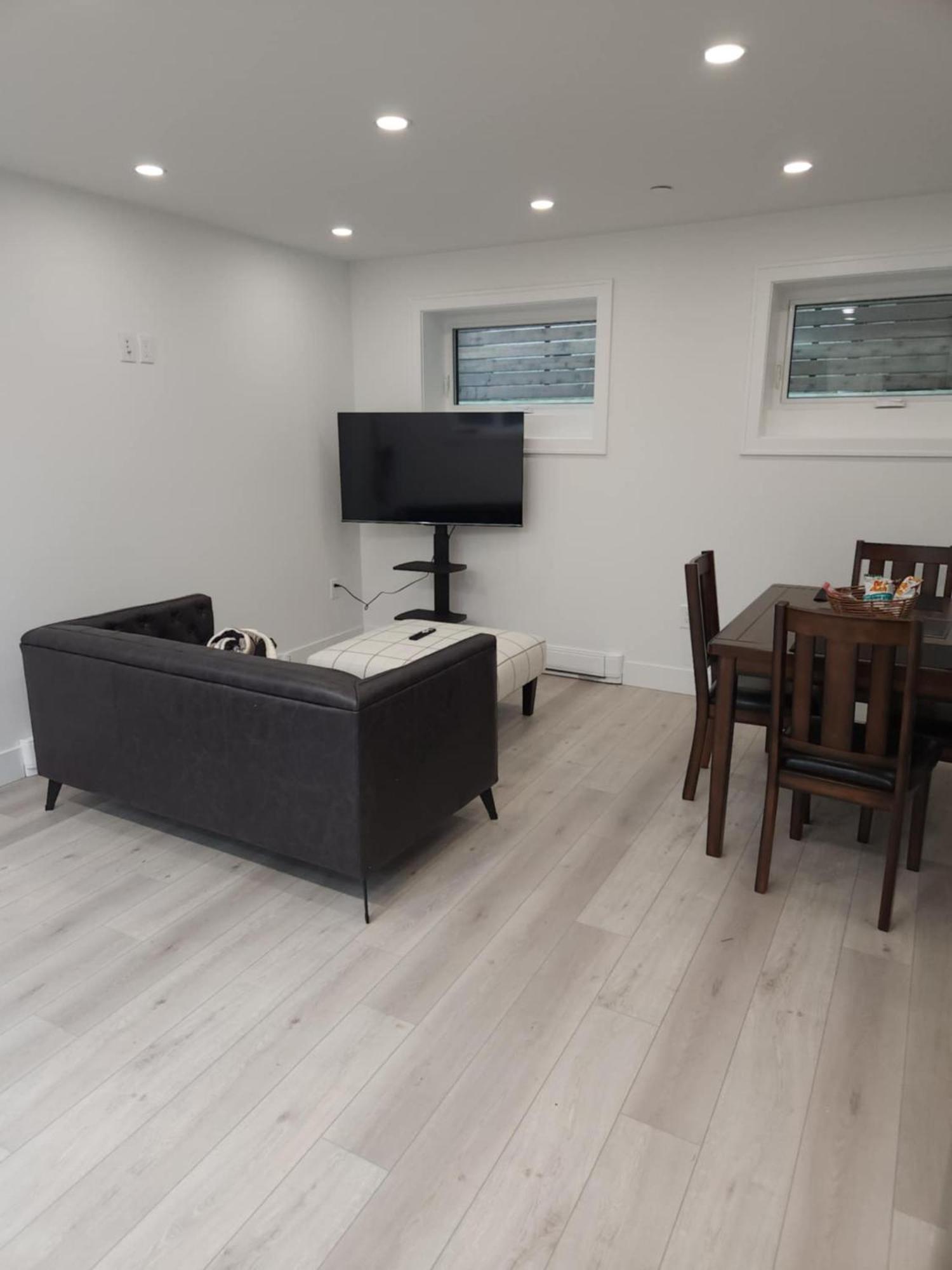 Signature Elegant Private Entrance Condo 1Br Haven Ванкувър Екстериор снимка