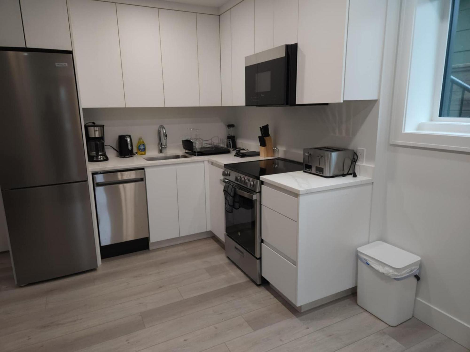 Signature Elegant Private Entrance Condo 1Br Haven Ванкувър Екстериор снимка